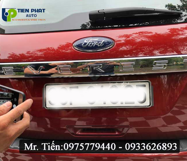 lap-camera-lui-cho-xe-ford-everest